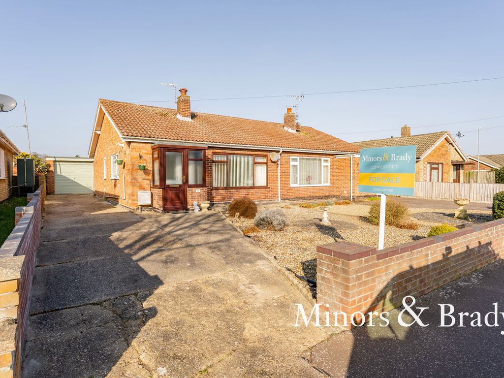 2 bed semidetached bungalow for sale in Famona Road, Carlton Colville
