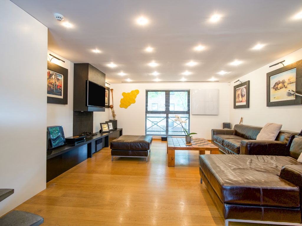 Onega Gate, London SE16  