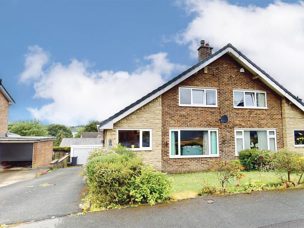 3 bed semidetached bungalow for sale in Greenacres Drive, Shelf