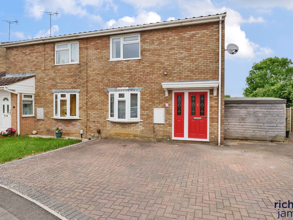 2 bed semidetached house for sale in Showfield, Royal Wootton Bassett