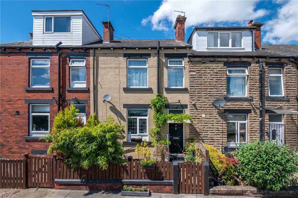 1 bed terraced house for sale in Mount View, Churwell, Morley, Leeds