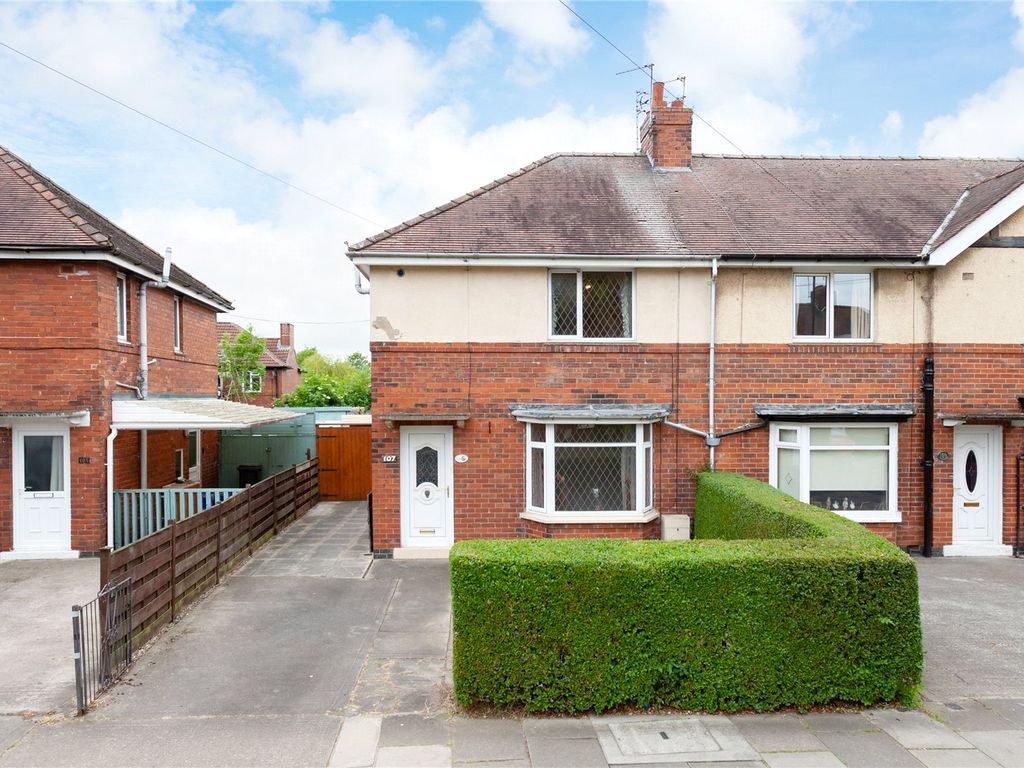 3 bed end terrace house for sale in Dodsworth Avenue, York, North