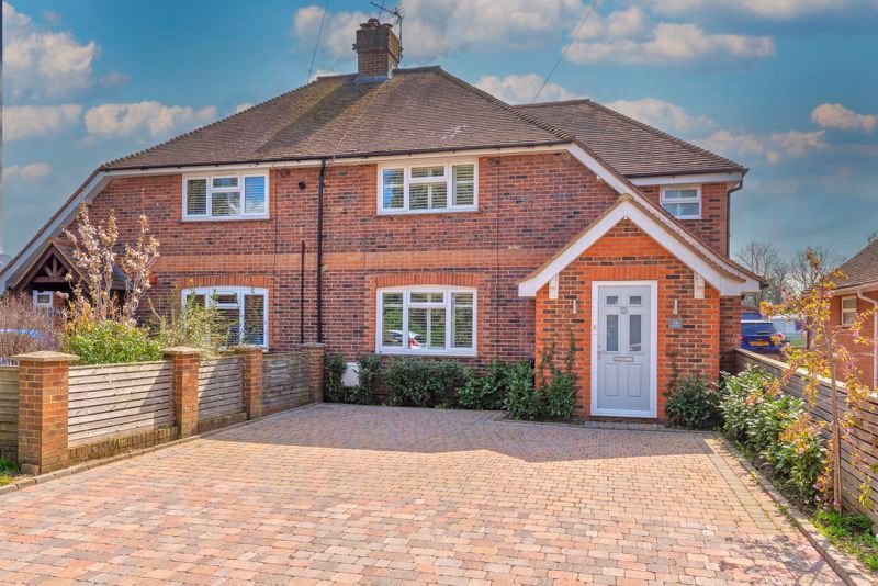 4 bed semidetached house for sale in Whetsted Road, Five Oak Green