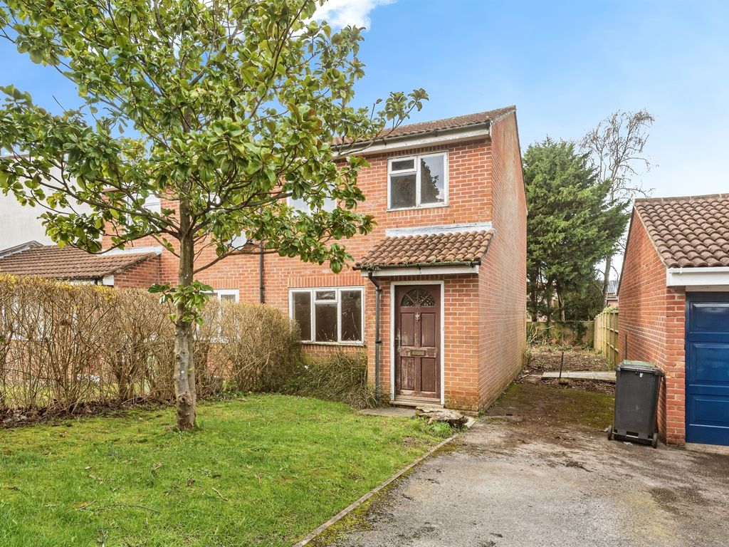 3 bed semidetached house for sale in Mathias Walk, Brighton Hill