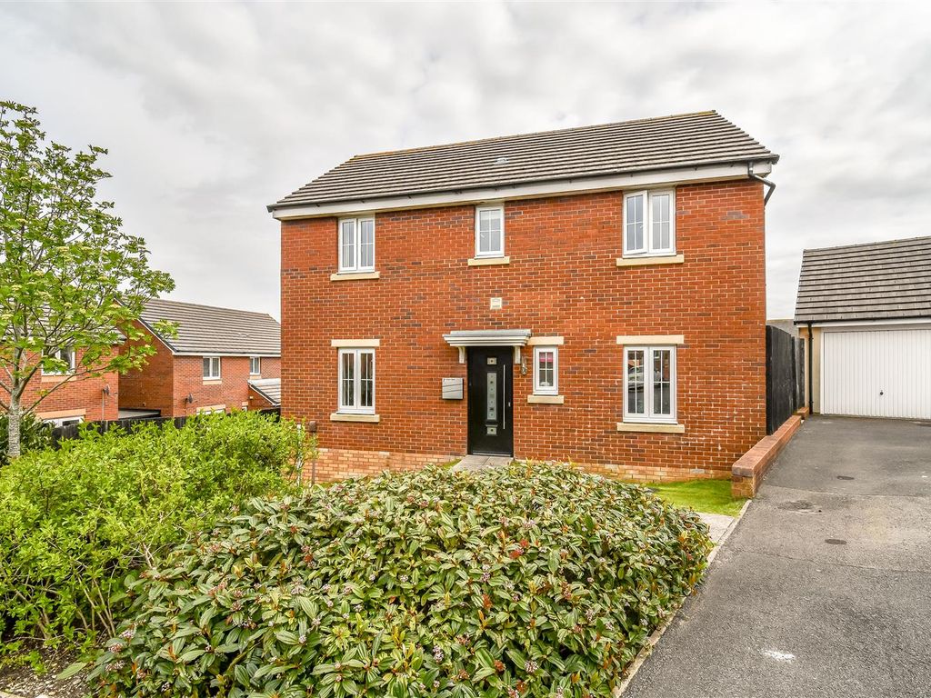 4 bed detached house for sale in White Farm, Barry CF62, £385,000 Zoopla