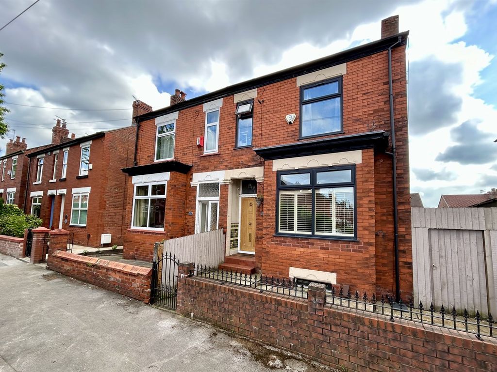 3 bed semidetached house for sale in Lorland Road, Edgeley, Stockport