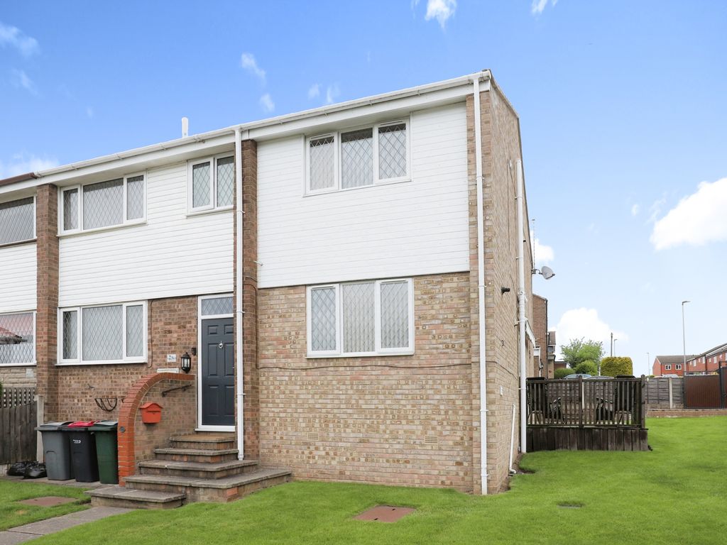 5 bed semidetached house for sale in Mason Drive, Swallownest