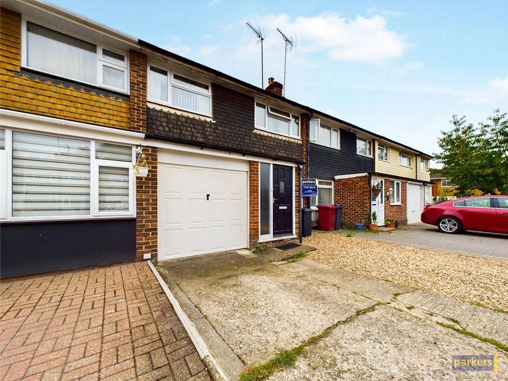 3 bed terraced house to rent in Westbrook Road, Reading, Berkshire RG30