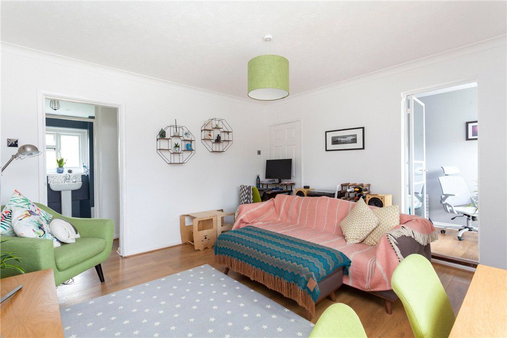 2 bed flat for sale in Chingford Lane, Woodford Green IG8 Zoopla