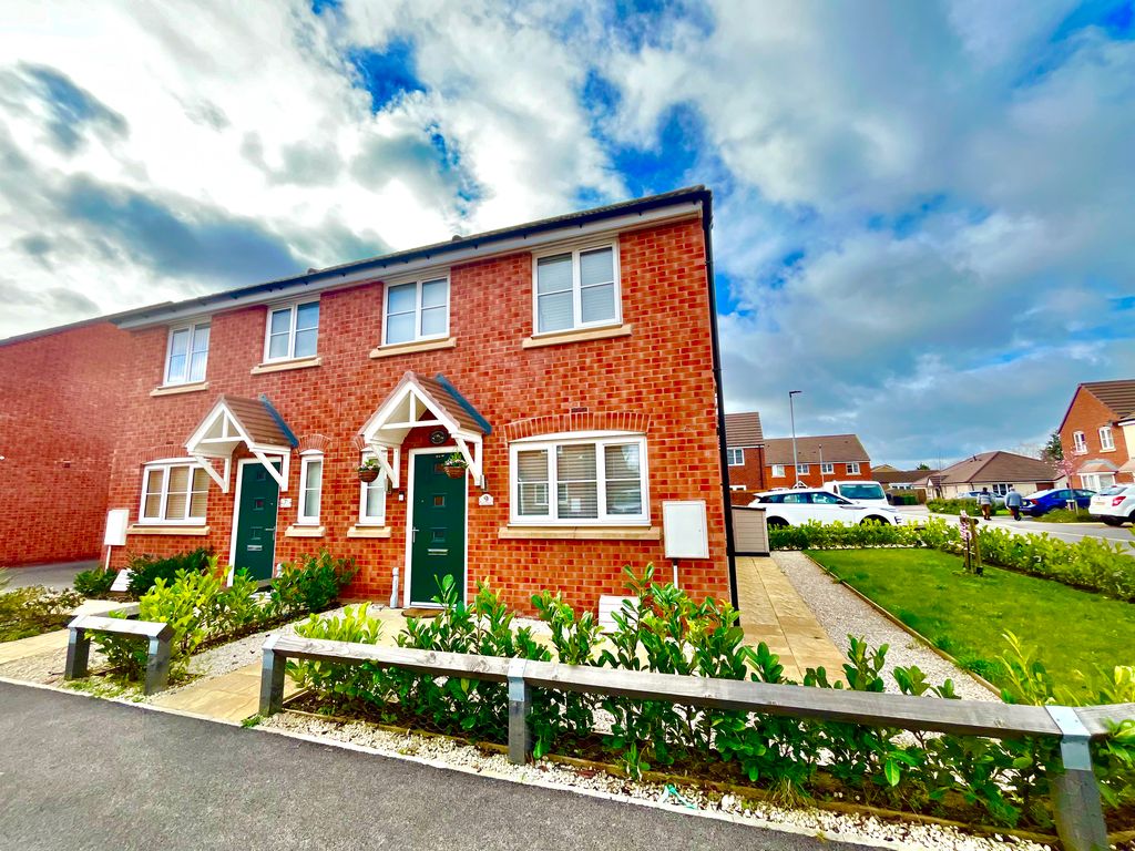 2 bed property to rent in Spruce Grove, Peterborough PE1, £1,350 pcm