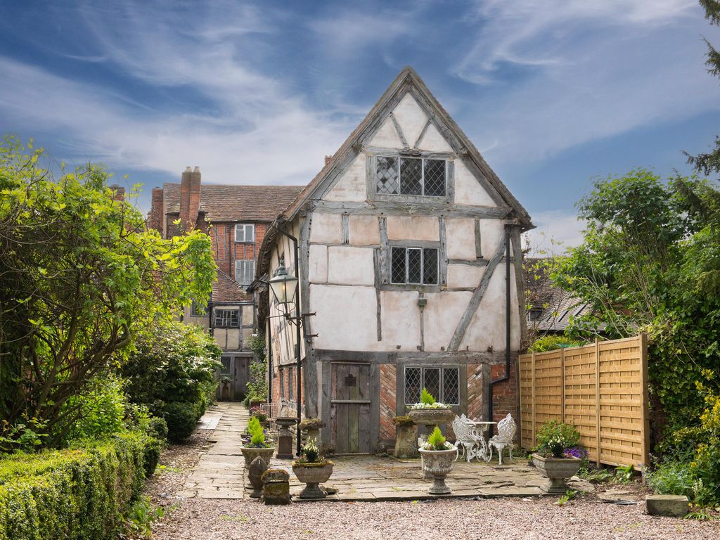 8 bed detached house for sale in Henley Street, Alcester, Warwickshire