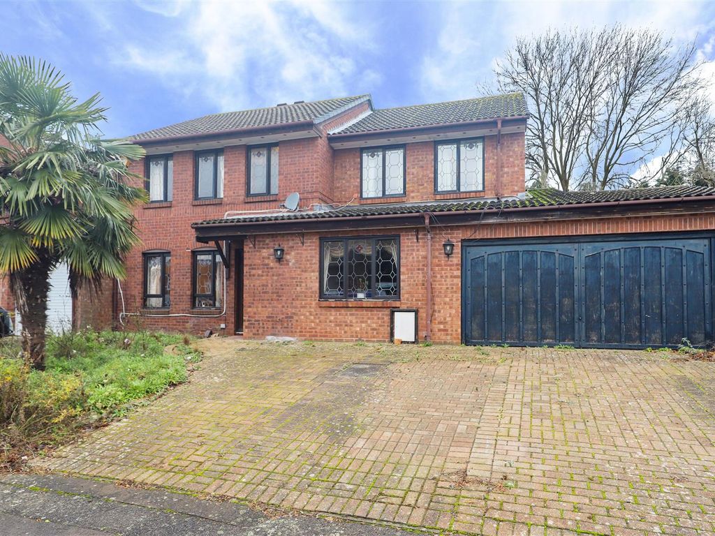 4 bed detached house for sale in Allonby Drive, Ruislip HA4, £775,000