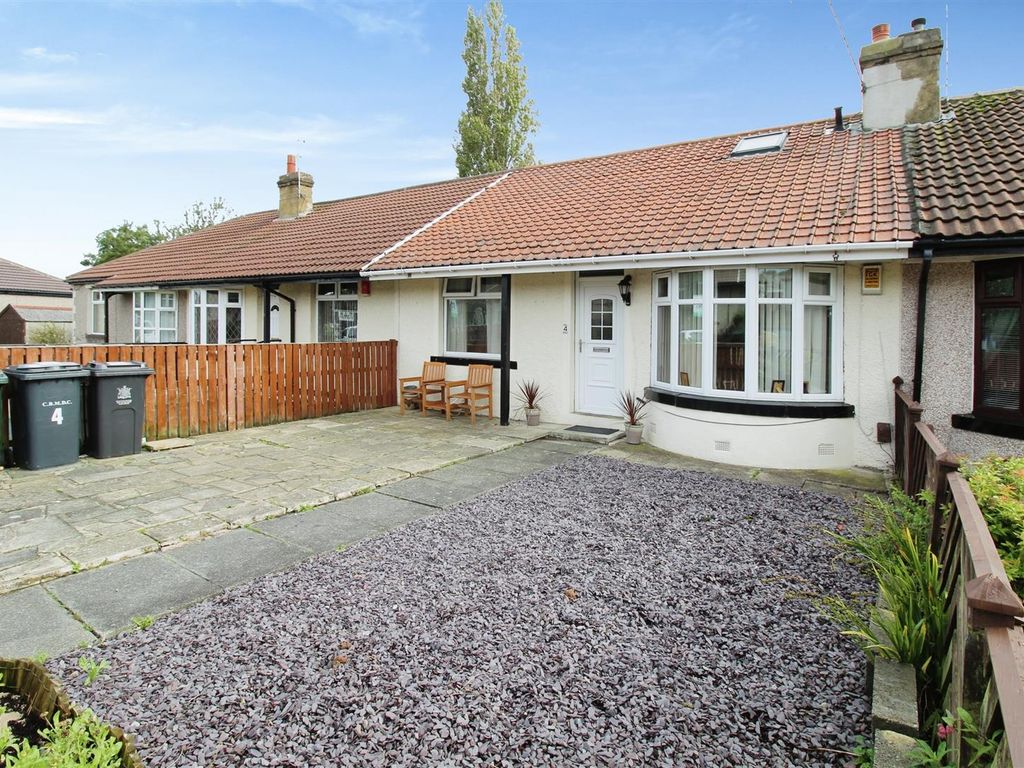 3 bed semidetached bungalow for sale in Hawes Crescent, Bradford BD5, £170,000 Zoopla