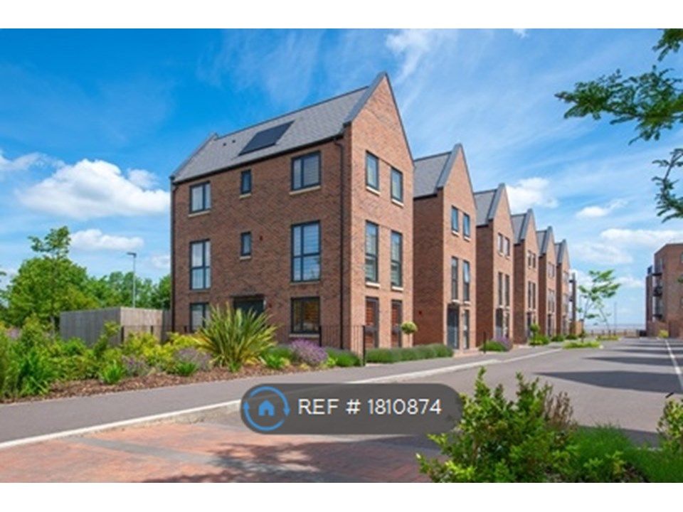 4 bed semidetached house to rent in Shrewsbury Road, Cambridge CB3, £