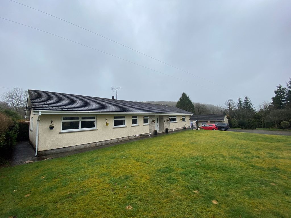5 bed detached bungalow for sale in Cribyn, Lampeter SA48 Zoopla
