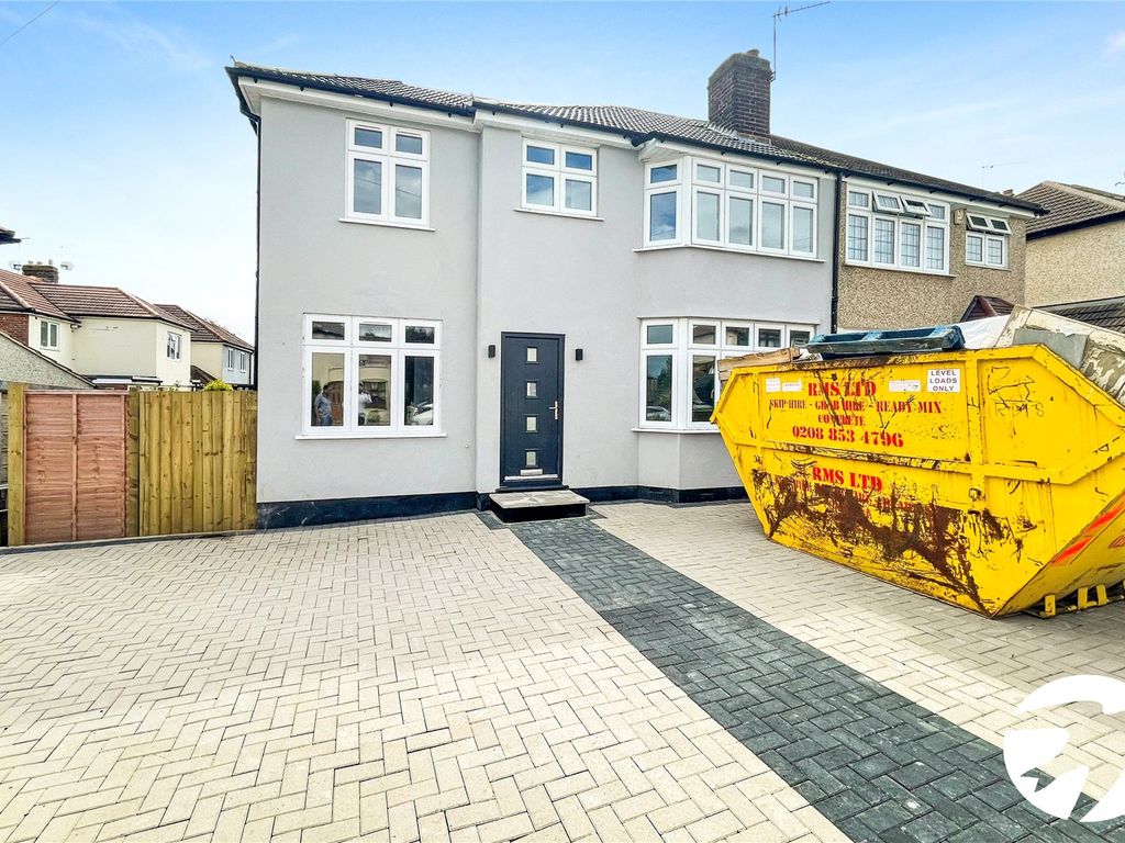 5 bed semidetached house for sale in Clinton Avenue, South Welling