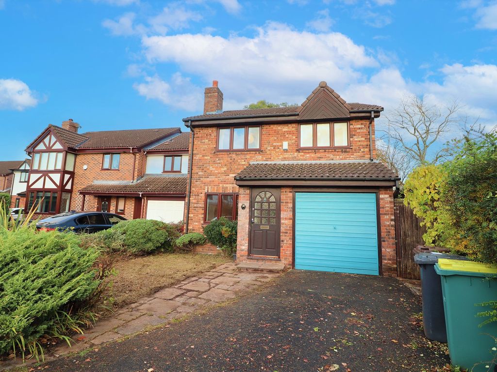 3 bed detached house for sale in Gleneagles Drive, Preston PR2, £
