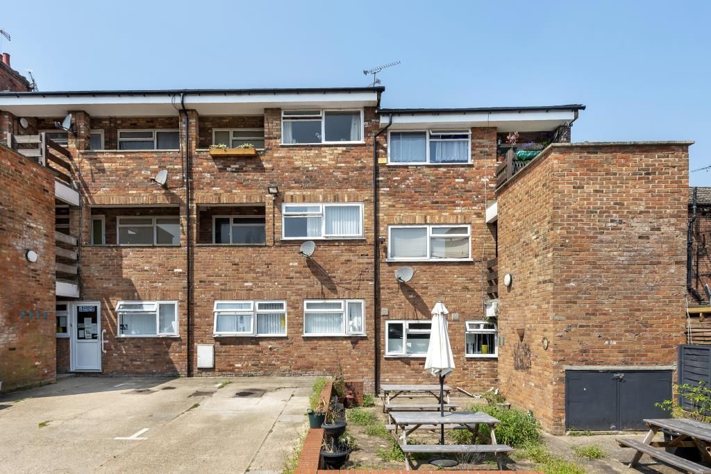 Frobisher Court Aylesbury HP20  