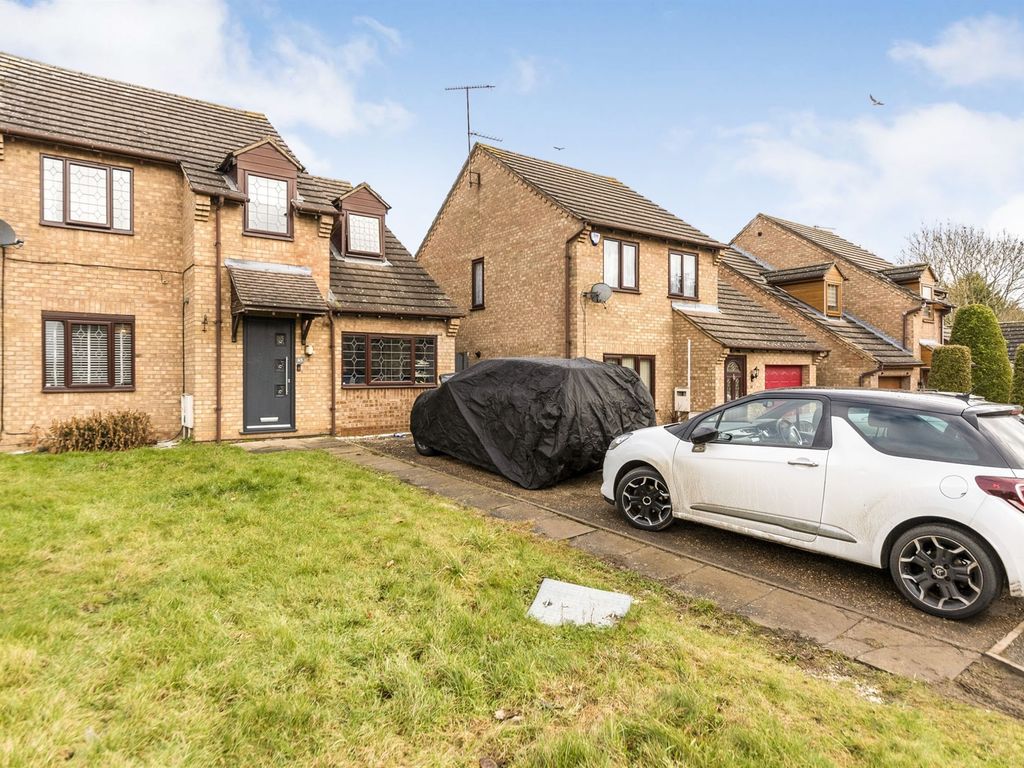 4 bed detached house for sale in Little Meadow, Great Oakley, Corby