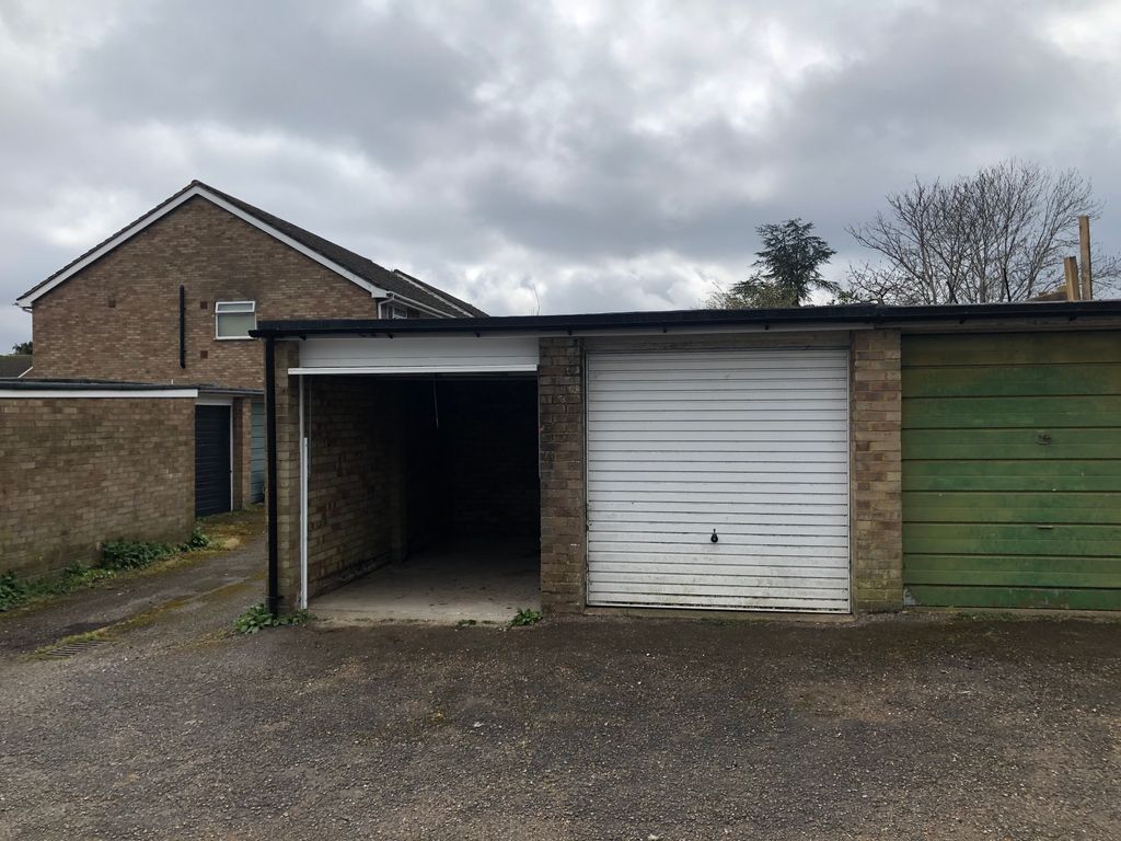 Badger Close, Guildford GU2  