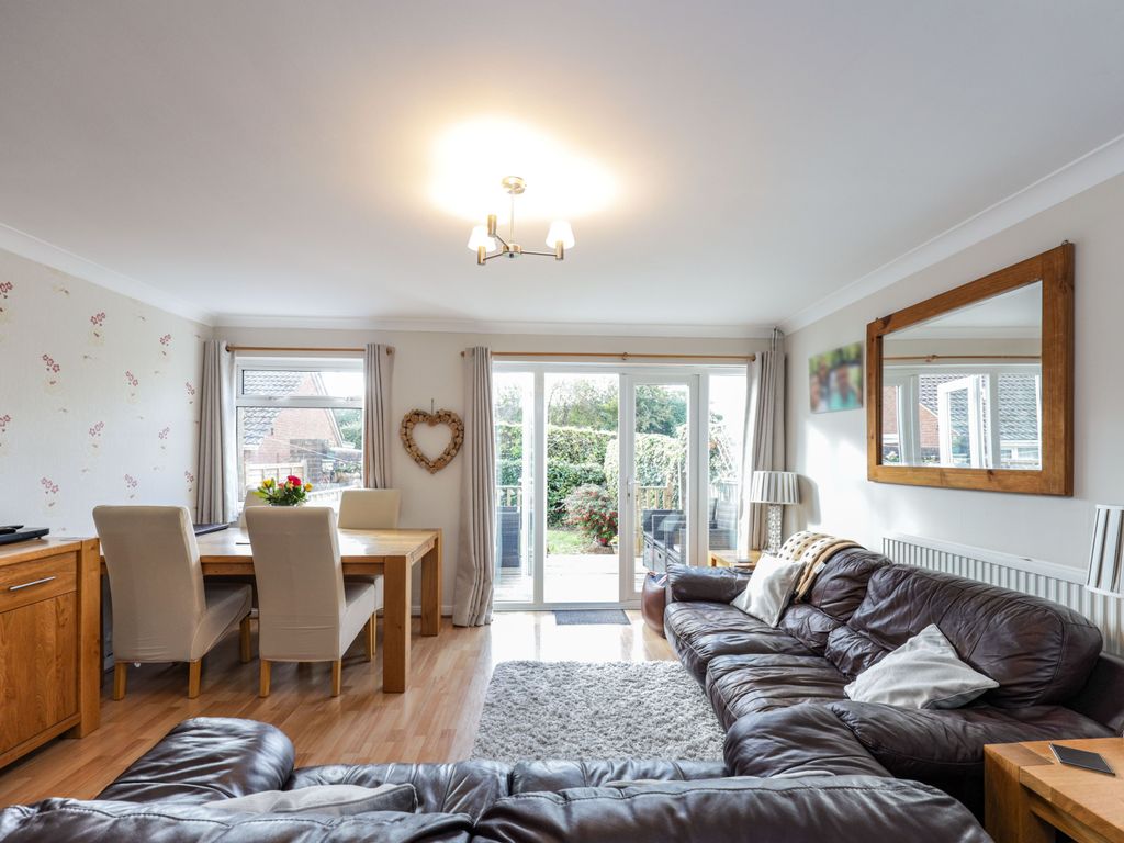 3 bed end terrace house for sale in Hivings Park, Chesham HP5 Zoopla