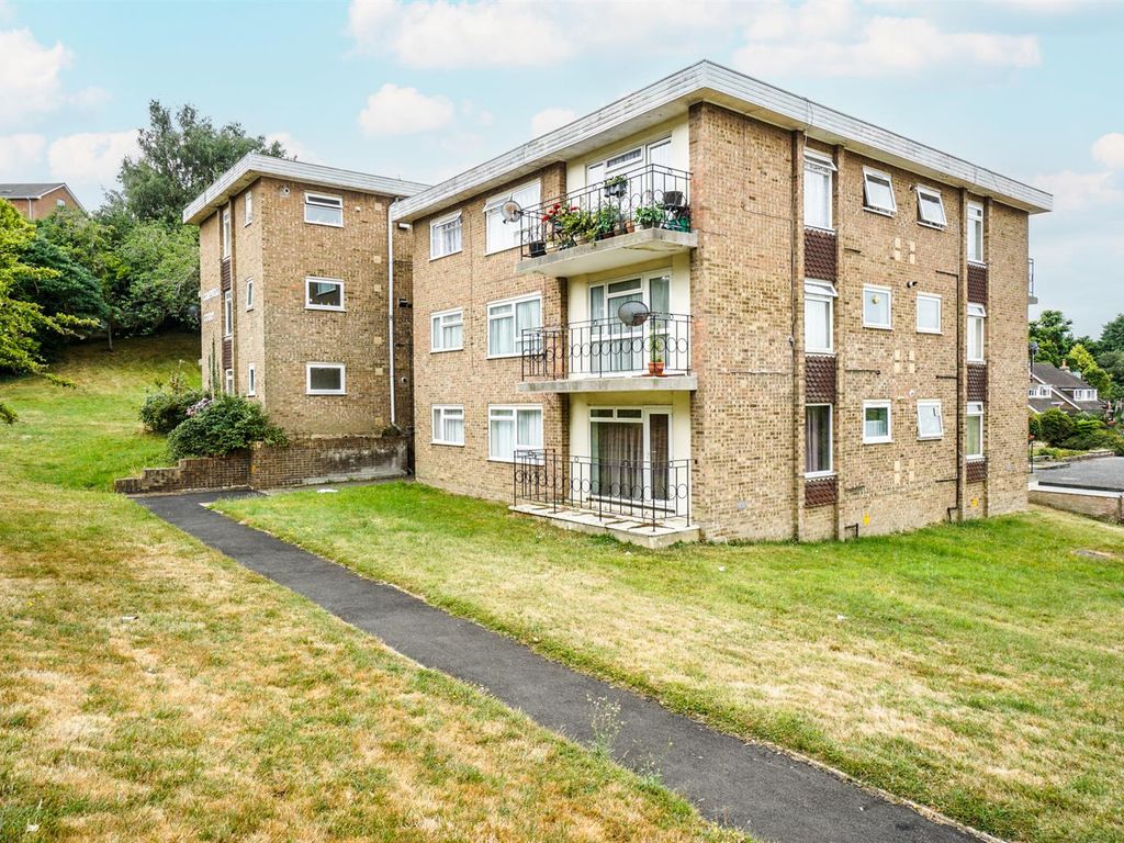 2 bed flat for sale in Gresham Way, St. LeonardsOnSea TN38 Zoopla