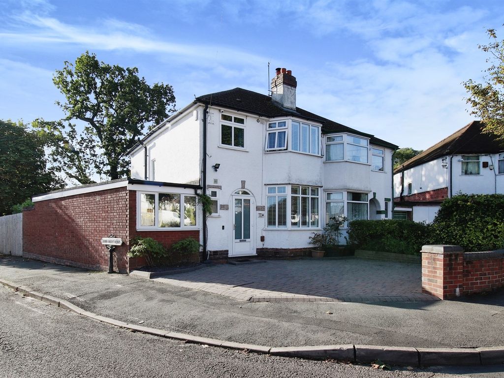 3 bed semidetached house for sale in Barrington Road, Solihull B92, £