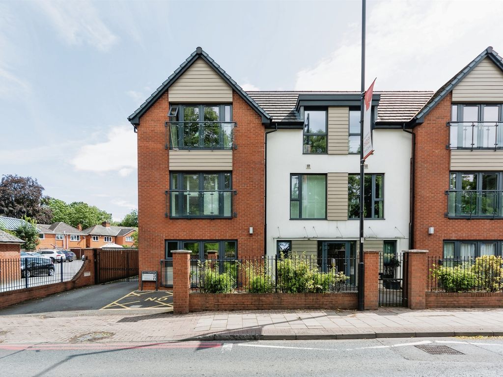 2 bed flat for sale in Stratford Road, Shirley, Solihull B90, £190,000