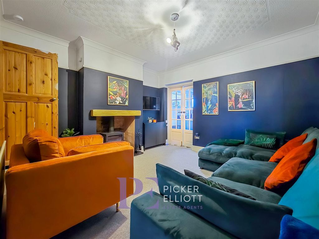 3 bed terraced house for sale in Queens Road, Hinckley LE10, £210,000