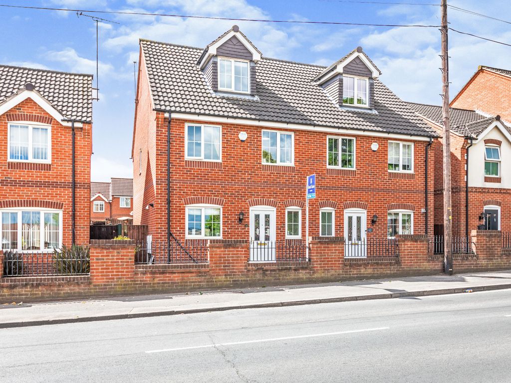 3 bed semidetached house for sale in High Oxford Street, Castleford