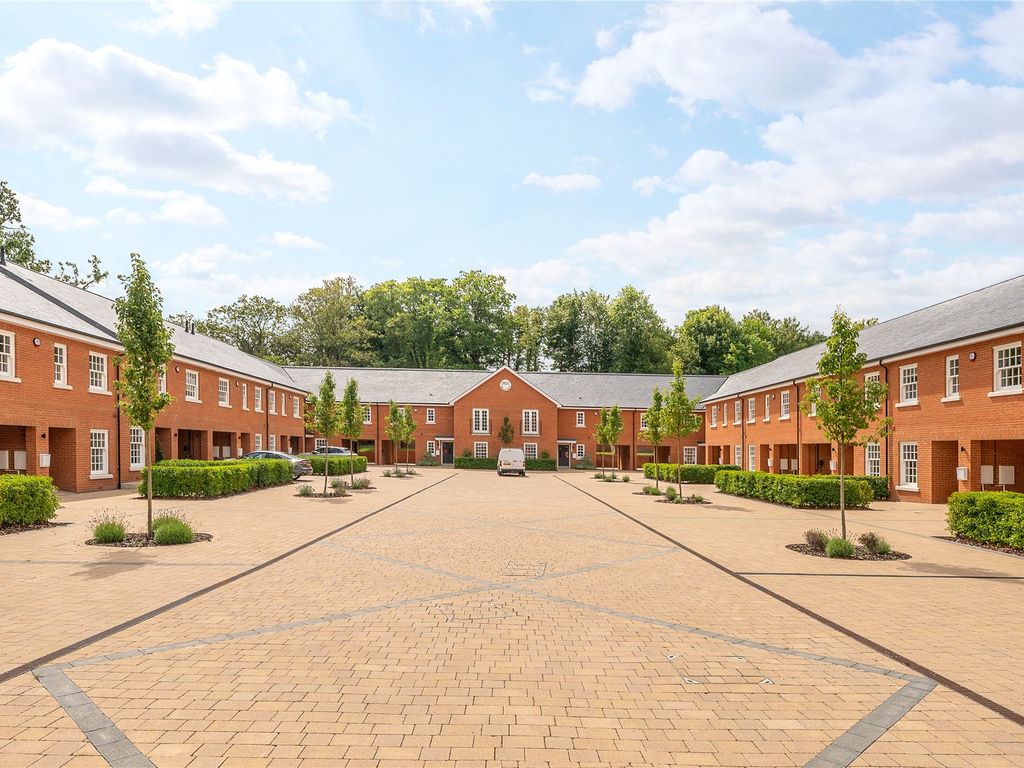 New home, 4 bed terraced house for sale in Dark Lane, Great Warley