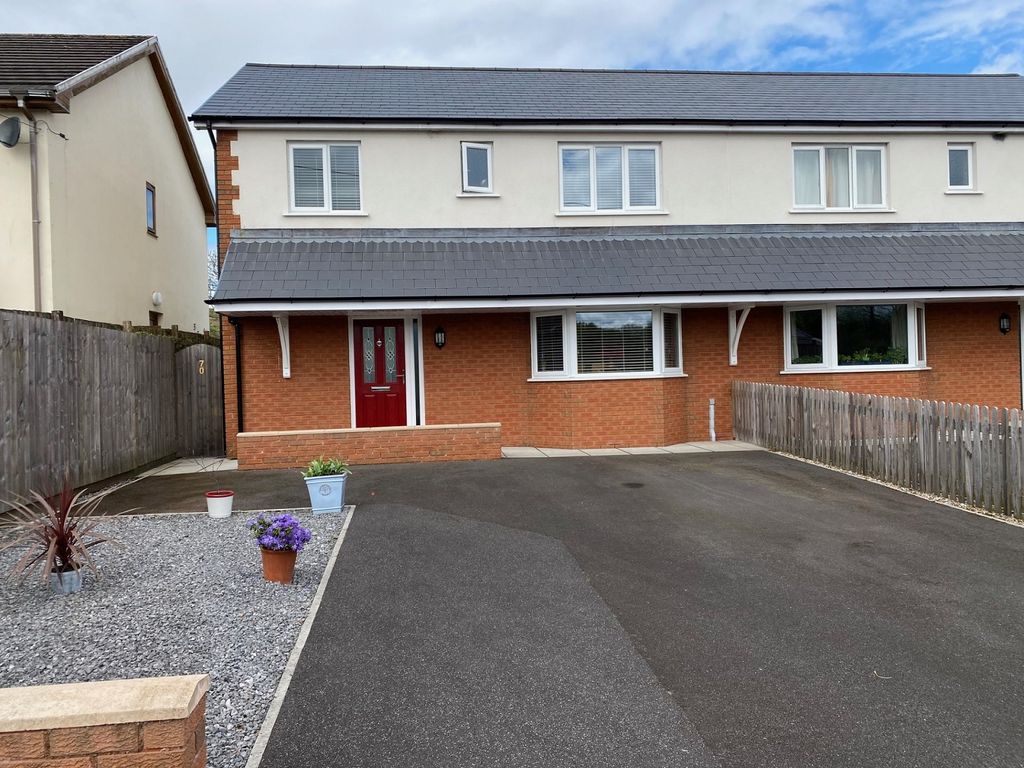 4 bed semidetached house for sale in Roman Road, Banwen, Neath, Neath Port Talbot. SA10 Zoopla