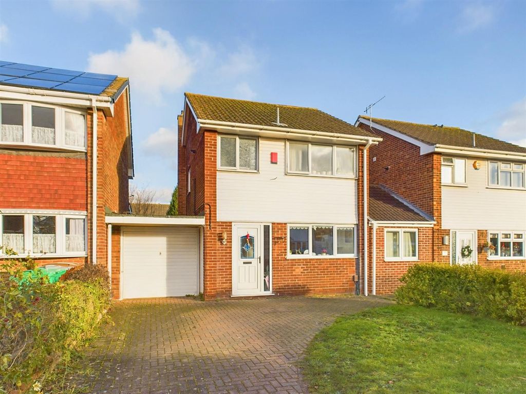 3 bed linkdetached house for sale in Syke Road, Heron Ridge