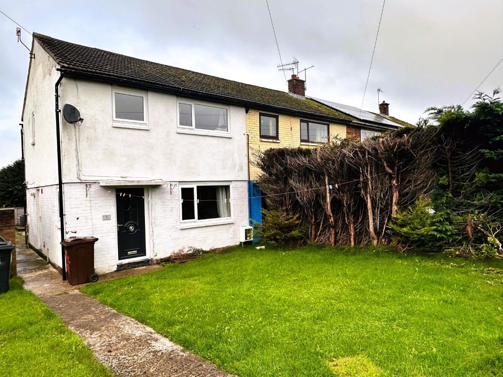 3 bed end terrace house to rent in Midway Avenue, Cottingley, Bingley