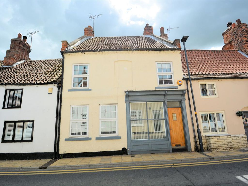 4 bed terraced house for sale in High Street, Cawood, Selby YO8, £