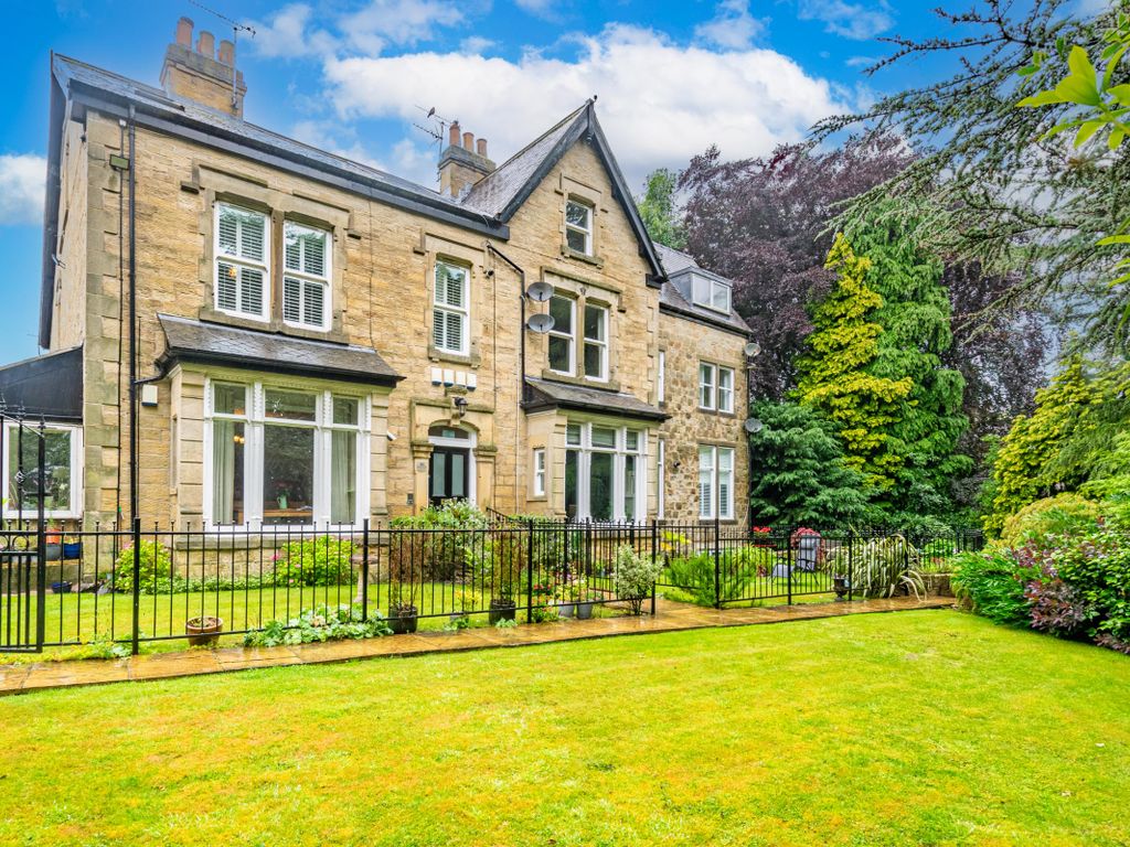 2 bed flat for sale in Old Park Court, Old Park Road, Leeds LS8, £