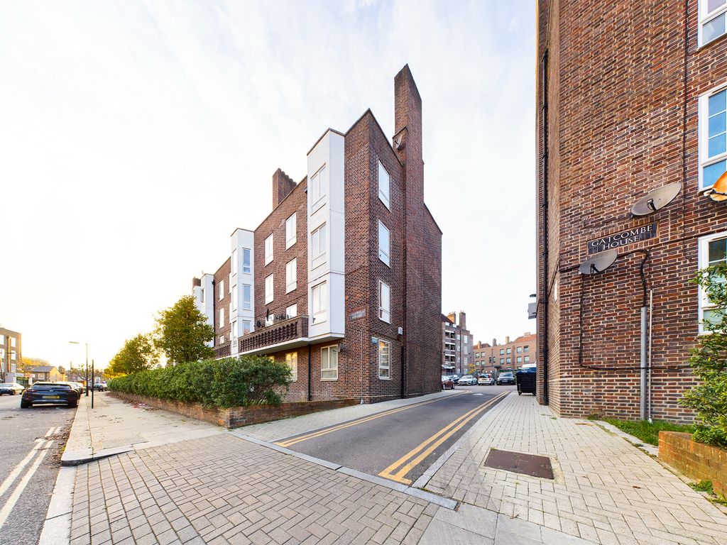 2 bed flat for sale in Dog Kennel Hill Estate, London SE22 Zoopla