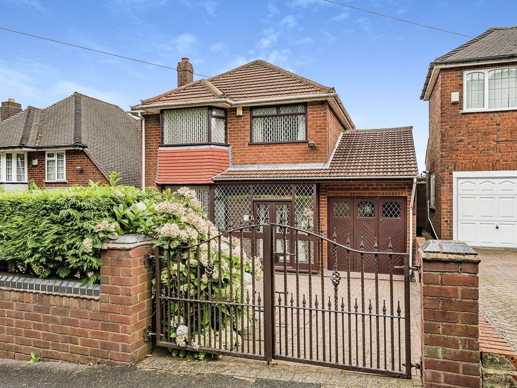 3 bed detached house for sale in Darbys Hill Road, Tividale, Oldbury