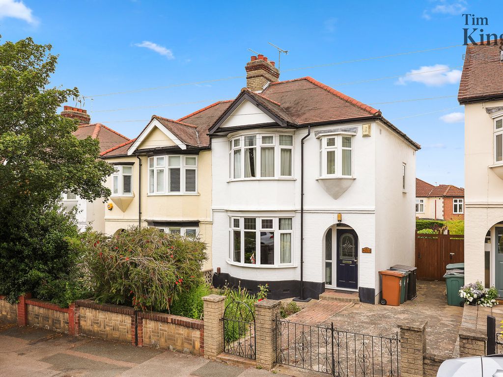 3 Bed Semi Detached House For Sale In Forest Drive Woodford Green Ig8