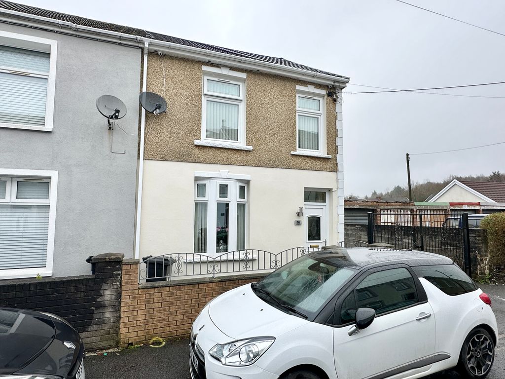 3 bed end terrace house for sale in Corporation Street, Penyard