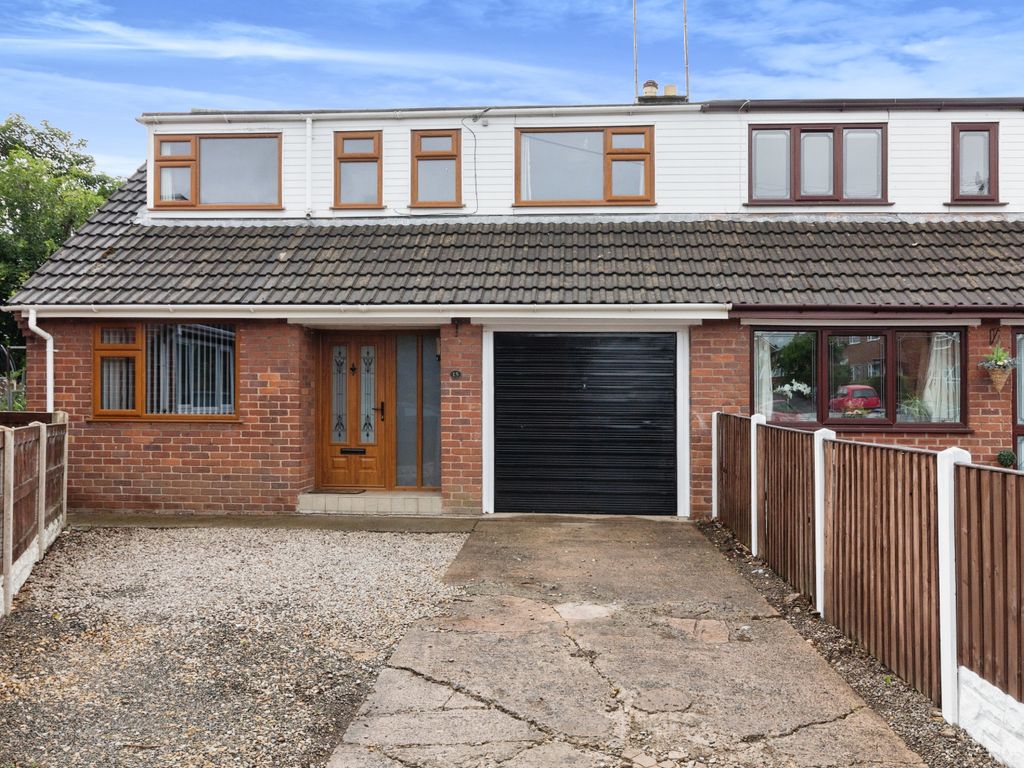 3 bed semidetached house for sale in Woodlands Close, Mold, Flintshire