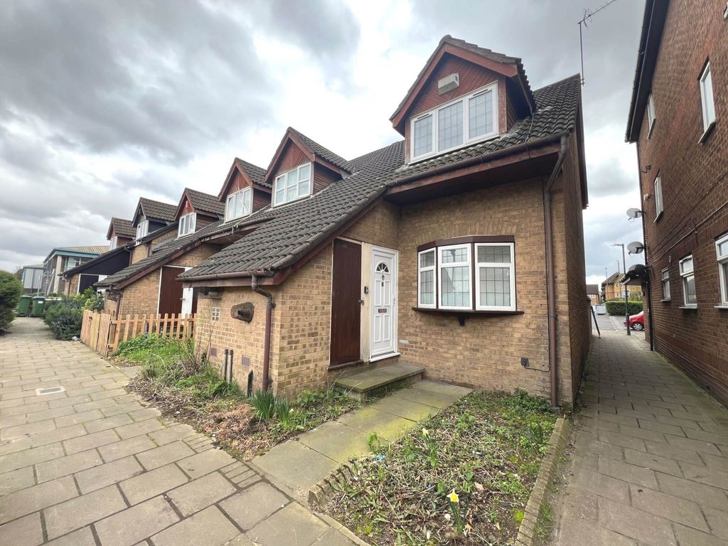 2 bed property for sale in Mariners Walk, Erith DA8, £300,000 Zoopla