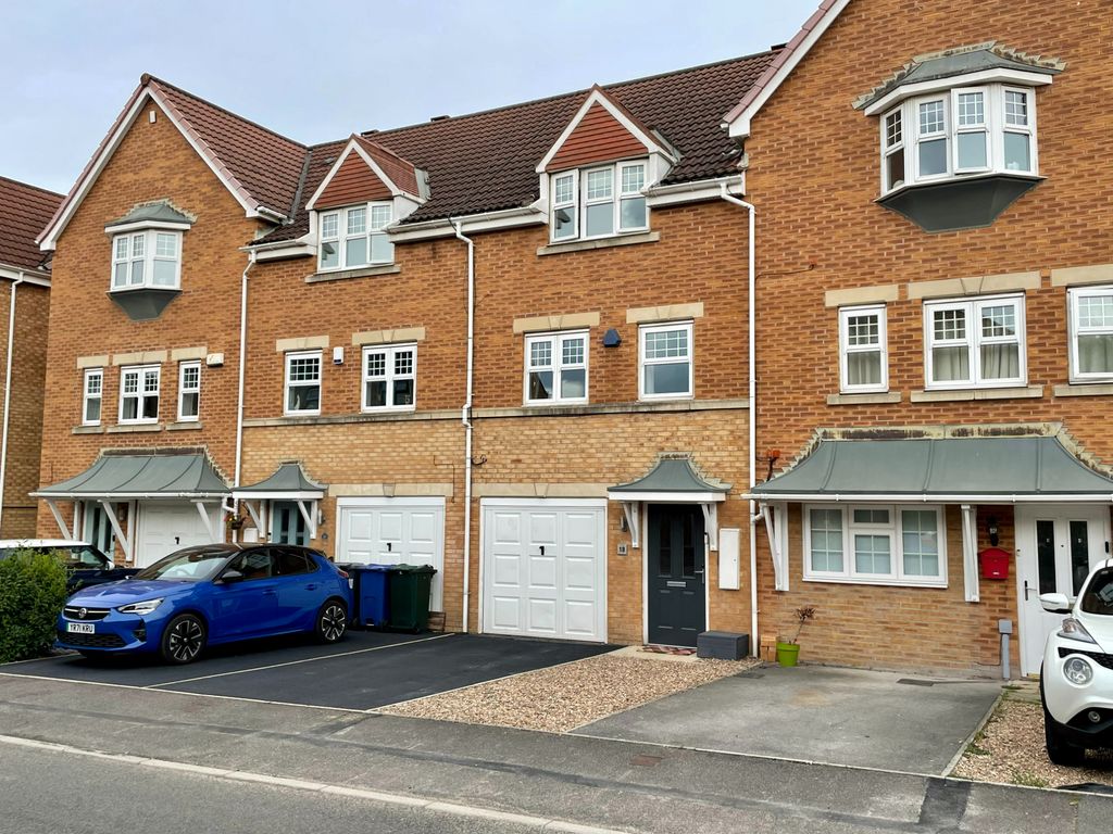 3 bed terraced house for sale in Farnley Road, Balby, Doncaster DN4