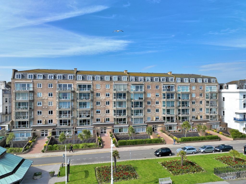 4 bed flat for sale in Carlton Leas, The Leas, Folkestone, Kent CT20, £