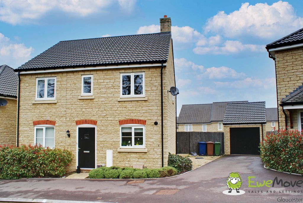 4 bed detached house for sale in De Havilland Gardens, Brockworth