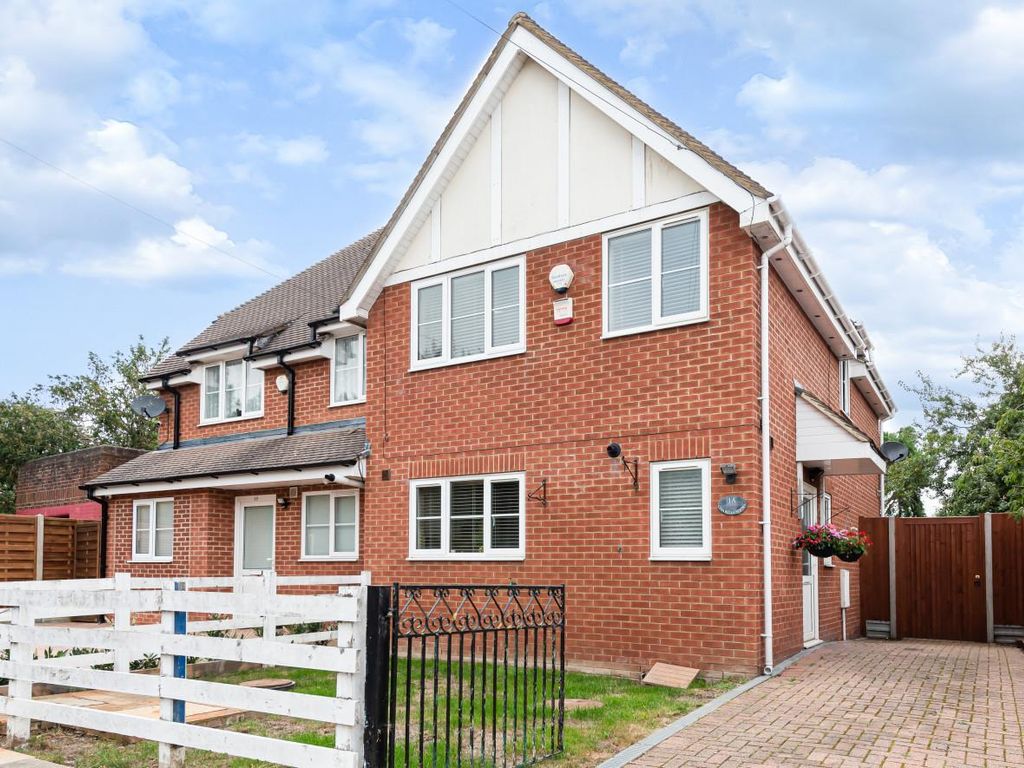 3 bed semidetached house for sale in The Larches, Hillingdon, Uxbridge