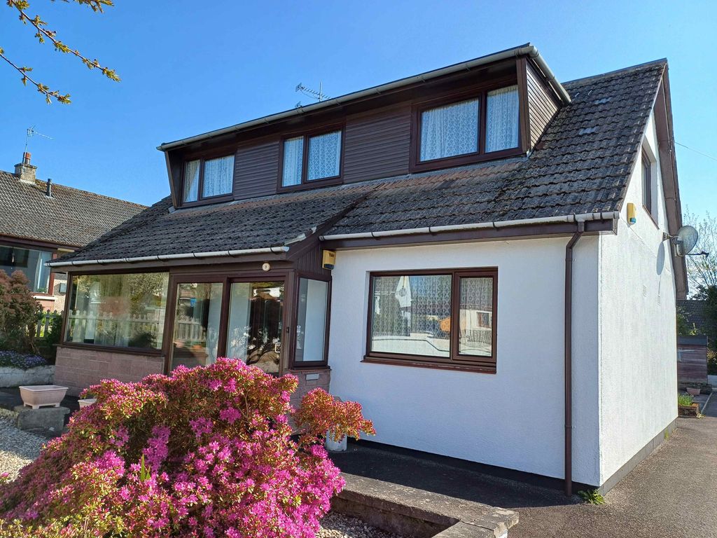 4 bed detached house for sale in Logan Drive, Dingwall IV15, £200,000