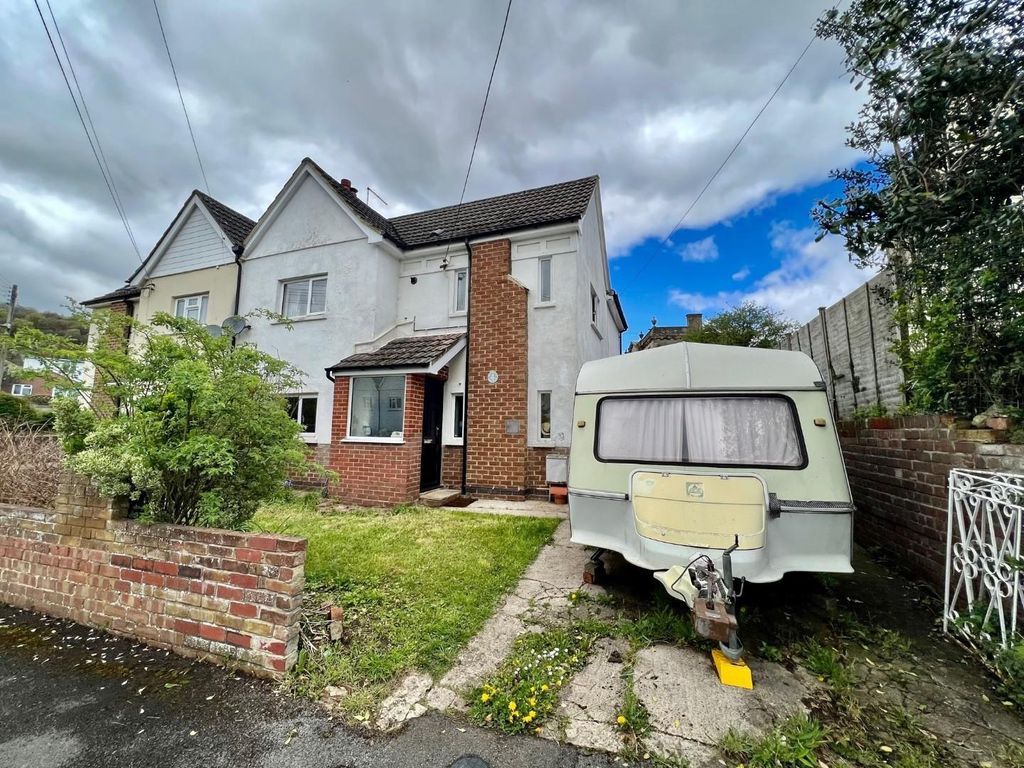 4 bed semidetached house for sale in Kingsdown, Dursley GL11 Zoopla