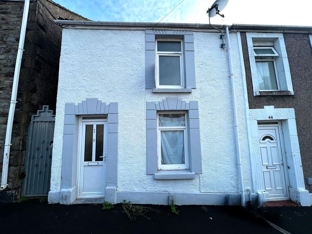 3 bed end terrace house for sale in Wern Road, Landore, Swansea SA1, £