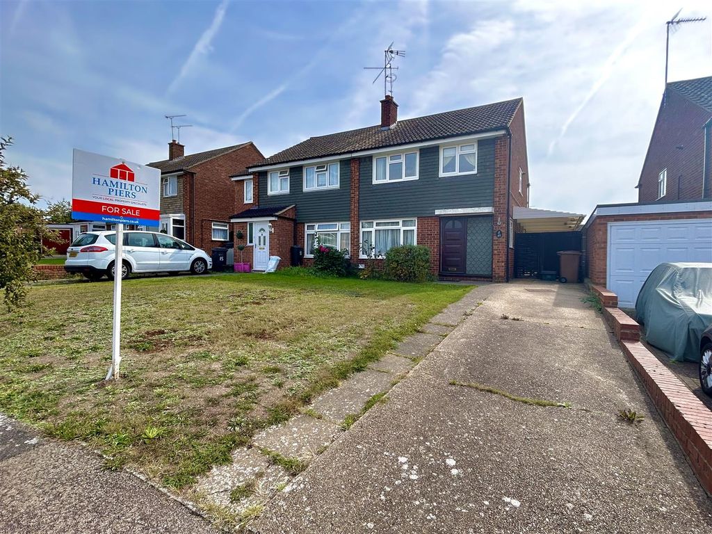 3 bed semidetached house for sale in Chichester Drive, Chelmsford CM1